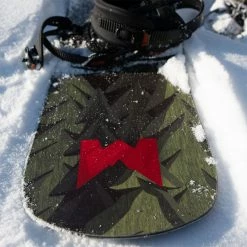 Weston Backwoods Artist Series Snowboard 2022 9 Weston Backwoods Artist Series Snowboard 2022 -Kastle Fashion Shop WHI D11 1